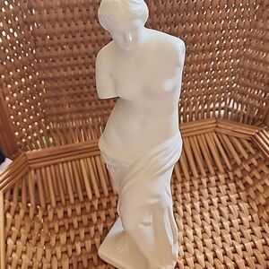 Venus de Milo Statue Matte